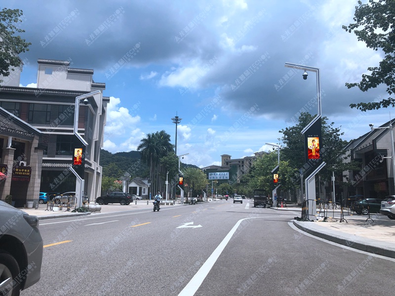 智慧路燈LED燈桿屏-戶外LED信息發(fā)布屏6.jpg 智慧路燈LED燈桿屏-戶外LED信息發(fā)布屏6.jpg