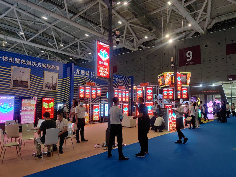 燈桿屏08.jpg 燈桿屏08.jpg