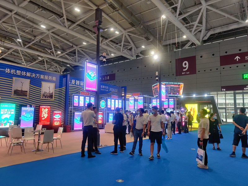 燈桿屏35.jpg 燈桿屏35.jpg